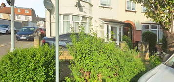 5 bedroom end of terrace house for sale