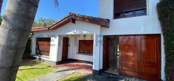 Casa De 3 Dormitorios En Alquiler/venta En Tolosa