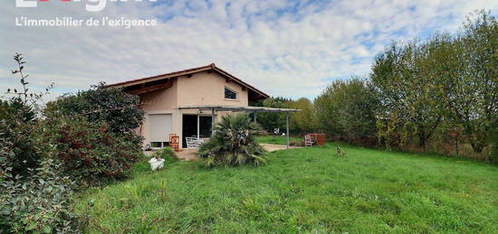 Maison avec terrain de 3 hectares - ALIXAN