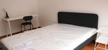 Quarto individual - Prox. Braga Parque