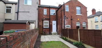 Terraced house to rent in Station Road, Kippax LS25