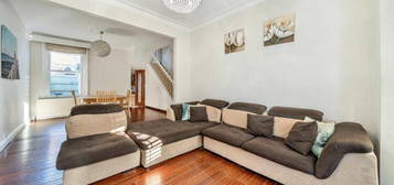 4 bedroom end of terrace house