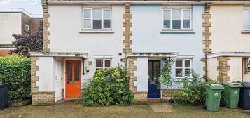 Terraced house to rent in The Graperies, Brighton BN2