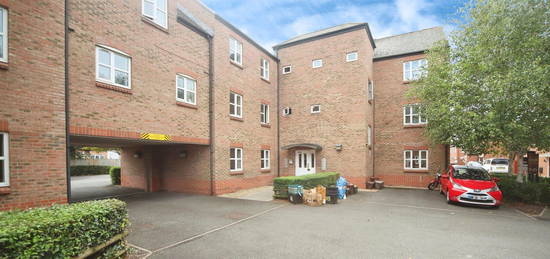 Flat to rent in Winters Field, Taunton TA1