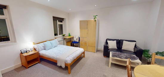 1 bedroom ground floor flat