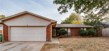 727 Willow Run, Yukon, OK 73099