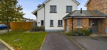 3 bedroom link detached house for sale