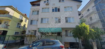 İZMİT YENİŞEHİRDE TRAMVAY YÜRÜME MESAFESİ SATILIK 6+1 DAİRE