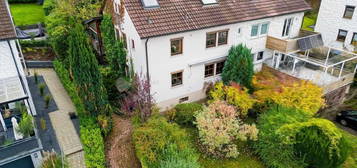 Doppelhaushälfte in Pfullingen mit Garten und überdachtem Balkon