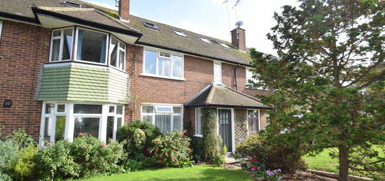 Maisonette to rent in Beaulieu Close, Twickenham TW1