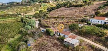 Moradia 177 m2, para reabilitar, em terreno com  2.483 m2, Peso, Calda