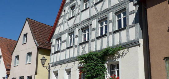 2 ZW, renoviertes Fachwerkhaus, Altdorf Innenstadt