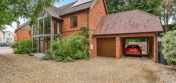 4 bed detached house for sale