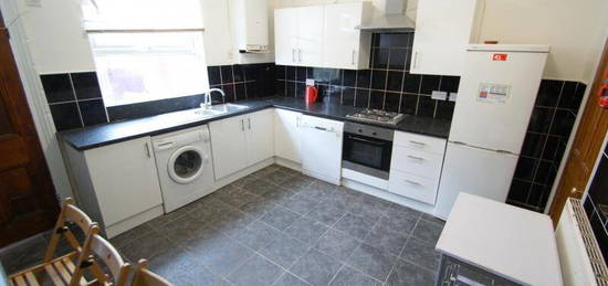 4 bedroom terraced house