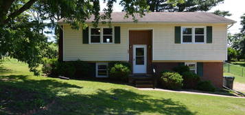 305 Elmwood Dr, Culpeper, VA 22701