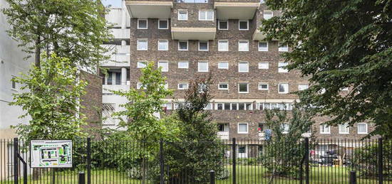 Flat for sale in Pitsea Street, London E1