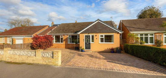 3 bedroom semi-detached bungalow for sale