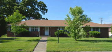 815 E 33rd St, Joplin, MO 64804