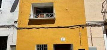 Casa adosada en calle Escuer en Almudévar