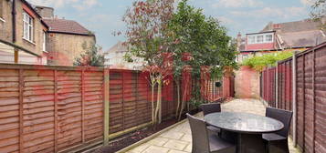 3 bed flat to rent