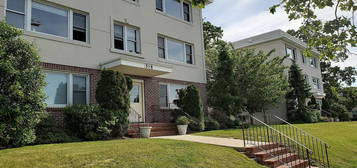 522 Deal Lake Dr, Asbury Park, NJ 07712