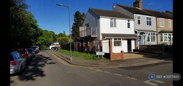 1 bedroom detached house