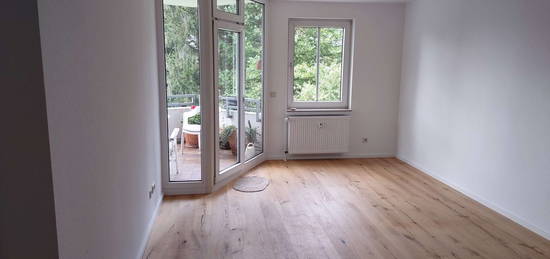 Interessant geschnittene Etagenwohnung, 1. OG,
verkehrsgünstig gelegen, 550 € - 62 m² - 2.5 Zi.