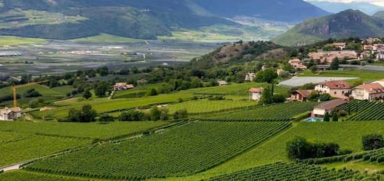 Nuovo quadrilocale con terrazza a Montagna