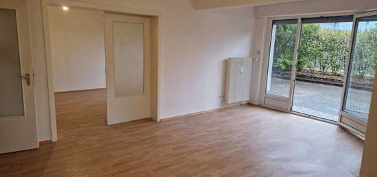 Sonnige 2-Zimmer-EG-Wohnung mit großer Terrasse in Seeheim-Jugenheim