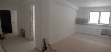 DEZVOLTATOR Apartament cu 3 camere, 55 mp, Miroslava