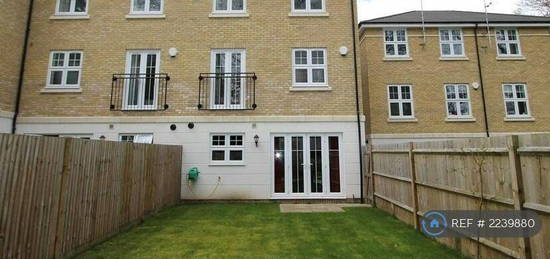 4 bedroom terraced house