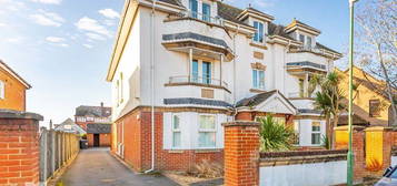 Maisonette to rent in Burtley Road, Southbourne BH6