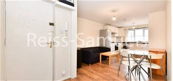 Flat to rent in Ambassador Square, Isle Of Dogs, Canary Wharf, London E14