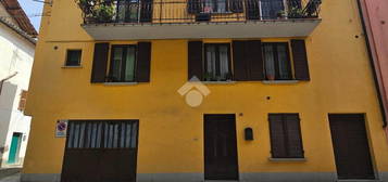 CASA SEMINDIPENDENTE A NIZZA MONFERRATO