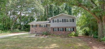 3985 Ashleywoods Ct, Tucker, GA 30084