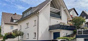 Eine Seltenheit am Immobilienmarkt: top gepflegtes Dreifamilienhaus in Arnsberg-Müschede!