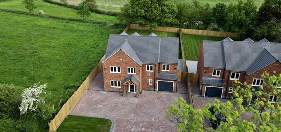 6 bedroom detached house for sale