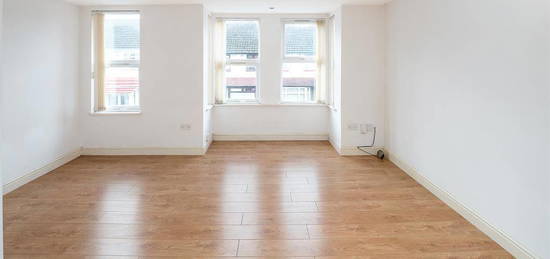 Studio to rent in Springfield Road, London N15