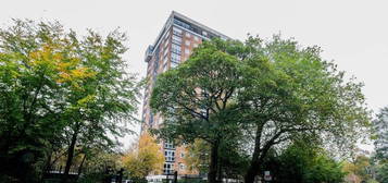 Flat for sale in Croxteth Drive, Sefton Park, Liverpool L17