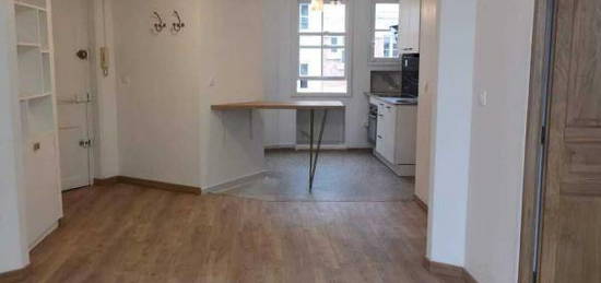 Appartement  à louer, 2 pièces, 2 chambres, 53 m²