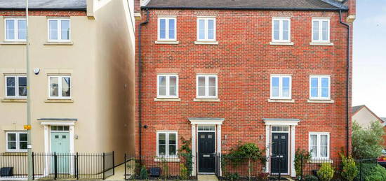 4 bedroom terraced house