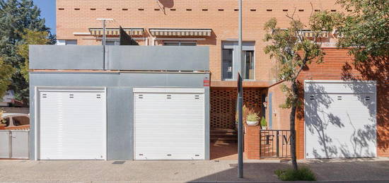 Casa adosada en venta en Carrer D' Aurora Bertrana I Salazar, Vila-roja