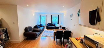 Flat to rent in Victory Road Mews, London SW19