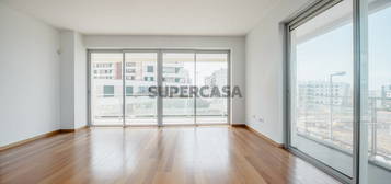 Apartamento T3 em condomínio, vista mar, Funchal, Madeira