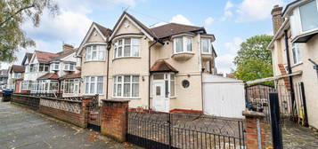 3 bed semi-detached house for sale