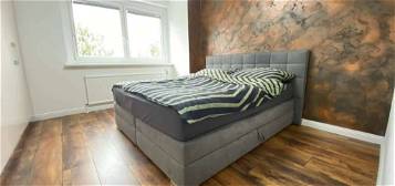 Stilvolle, sanierte 2-Zimmer-Wohnung mit EBK in Haag in Oberbayern