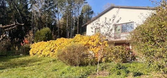 SANIERUNGSBEDÜEFTIGES EINFAMILIENHAUS IN IDYLLISCHER GRÜNRUHELAGE