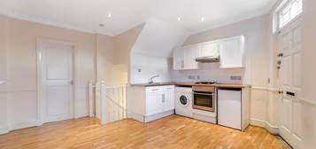 Flat to rent in West Hill, Putney, London SW18