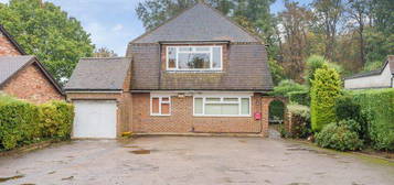 4 bed detached house for sale