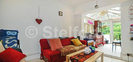 5 bedroom terraced house